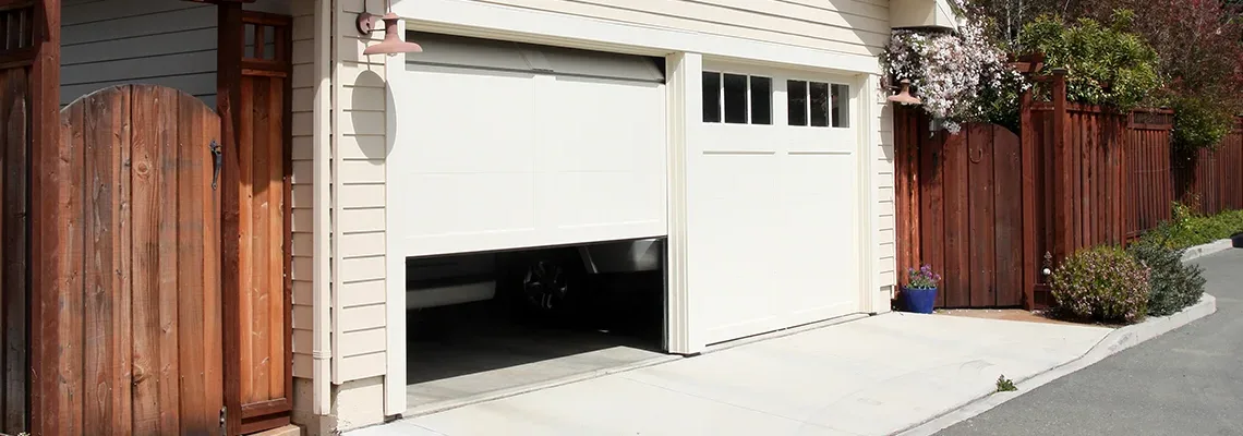 Repair Garage Door Won't Close Light Blinks in West Palm Beach, Florida